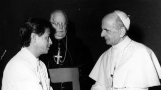 Black and white photo of Cesar Chavez with Pope Paul VI