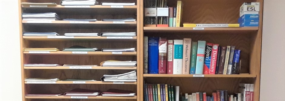 A photo of a bookshelf.